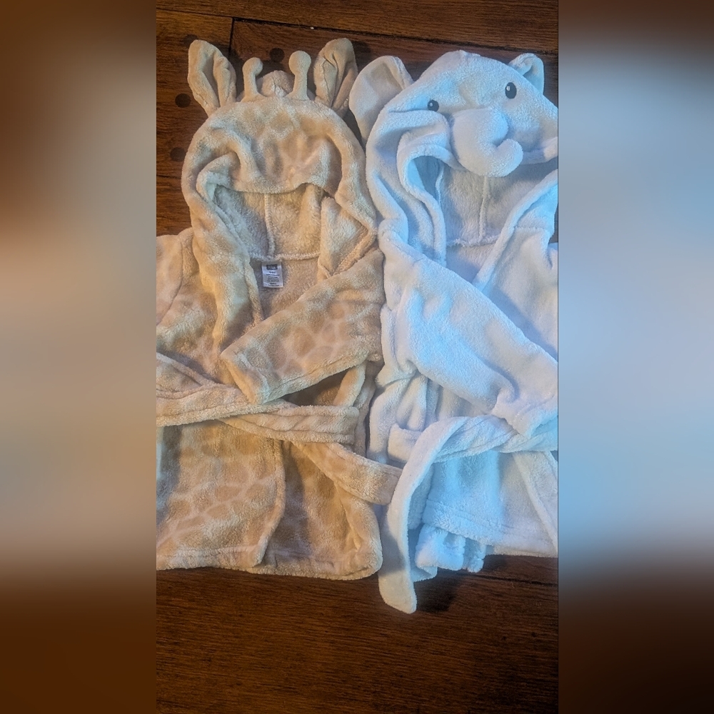 Cozy Hooded Bathrobes in Cream and Light Blue